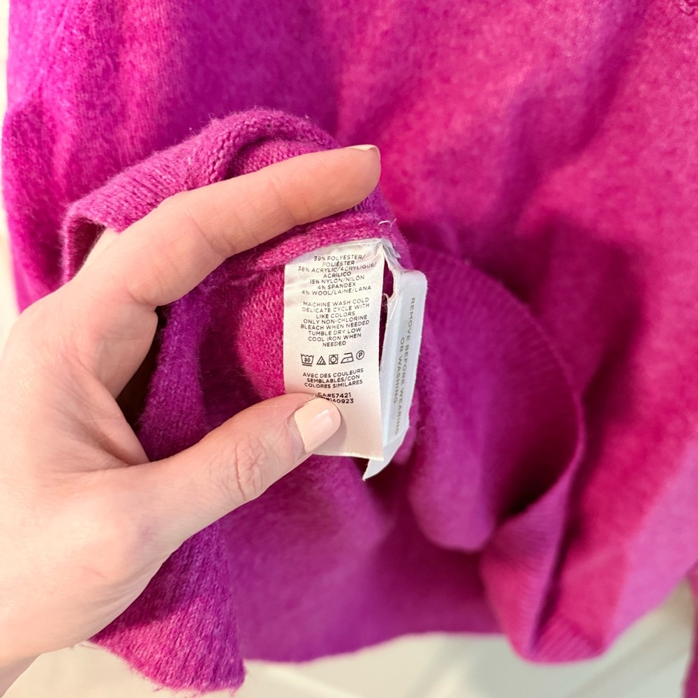 LOFT Women's Bright Magenta V-Neck Sweater - Picture 4 of 4